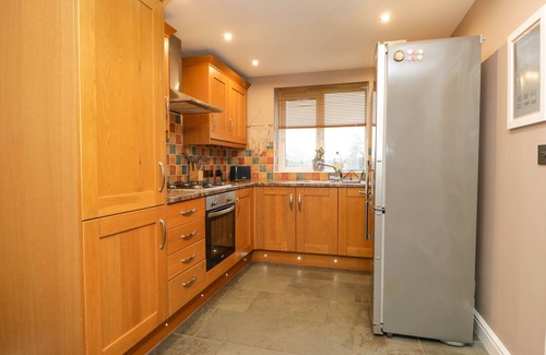 Lowick Cottage | GREEN VIEW, pet friendly, with open fire in Lowick Green