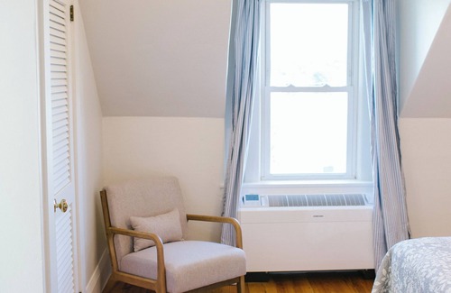 Boothbay Harbor Hotel | Greenleaf Inn 3 - Gorgeously Renovated King Suite, Large Bath, Balcony, Harbor Views!