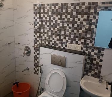Kochi Apartment | GREENvilla GARDEN 1BEDROOM IN A 3BHK APARTMENT B1-2