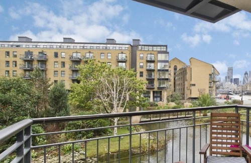 Deptford Apartment | Greenwich retreat with balcony