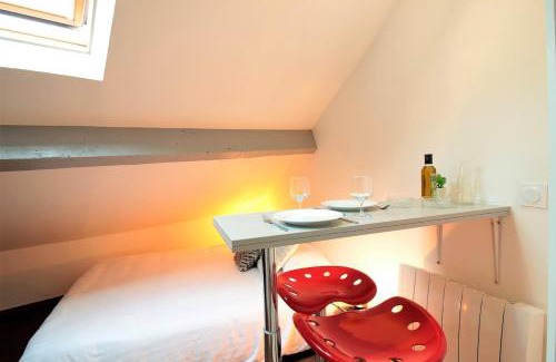 Annecy Old Town Apartment | Grenier du Lac 100 m du lac