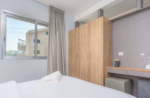 Duhur ash Shuwayr Apartment | Grey 301: Modern 2-Bedroom Apartment in Awkar