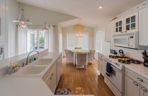 Gilbertsville House | Grey Gables on Kentucky Lake | JZ Vacation Rentals