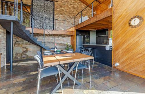 Woodford House | Grey Gum Lodge