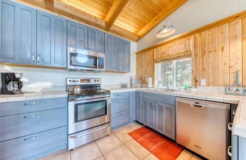 Rockaway Beach House | Grey Haven - Rockaway Beach, OR