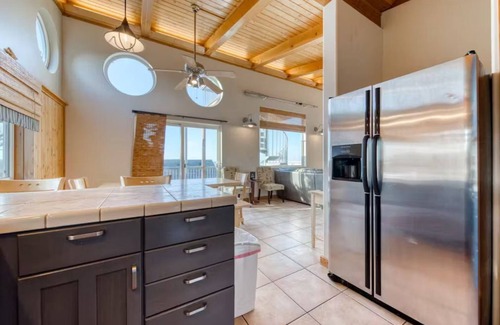 Rockaway Beach House | Grey Haven - Rockaway Beach, OR