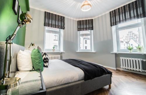 Old Town Apartment | Greystone Suites & Apartments