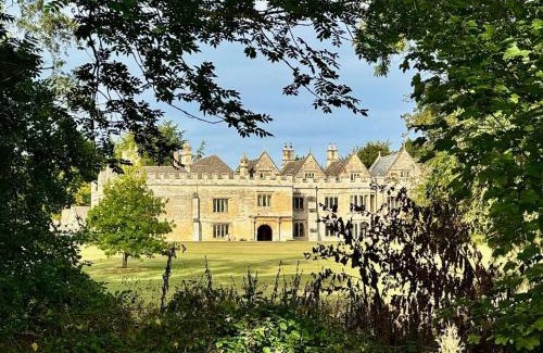 Castle Bytham Bed & Breakfast | Griffin Inn