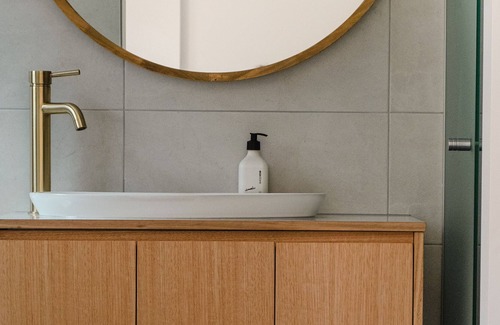 Victoria House | Griffiths Street Beach Retreat