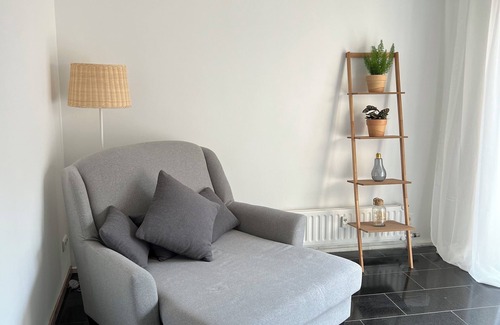 Sossenheim Apartment | Große Komfortable Ferienwohnung - 12 min zur Messe Oder Flughafen