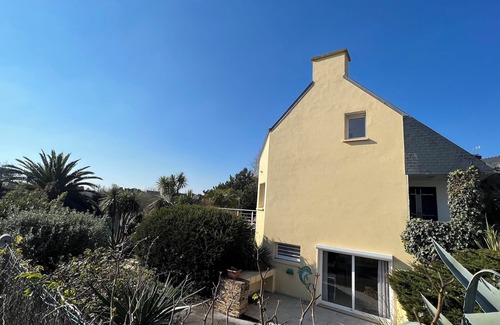 Clohars-Carnoet Apartment | Große Renovierte 2-zimmerwohnung mit Terrasse, 200m vom Strand Entfernt
