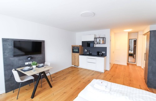 Friedrichshain Apartment | Großzügiges Apartment im 1.OG mit Lift in Berlin