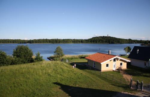 Krakow am See House | Großzügiges Ferienhaus am Krakower See inkl Boot und Badesteg