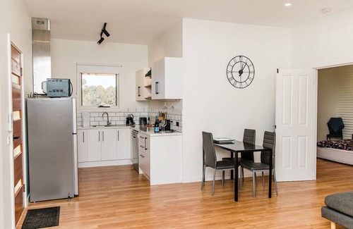 Torquay Apartment | Grossmans Pavillion Getaway