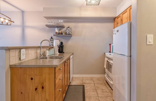 Silver Star Mountain Condo | Ground Floor Creekside Condo - Ski right to your door - BBQ - Pet Friendly