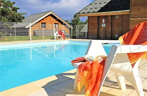 La Joue du Loup Apartment | Ground floor, terrace, parking, tv, ski locker, 25m², La Joue du Loup