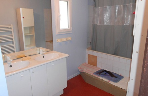 Auzouer-en-Touraine House | Ground floor accommodation with small courtyard, municipal swimming pool 2 mins
