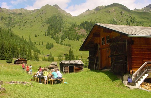Innervillgraten Cabin | Ground Floor Apartment at House Gutwenger
