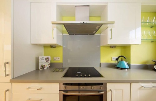 East Wittering Apartment | Ground Floor Apartment Nr Beach & Village