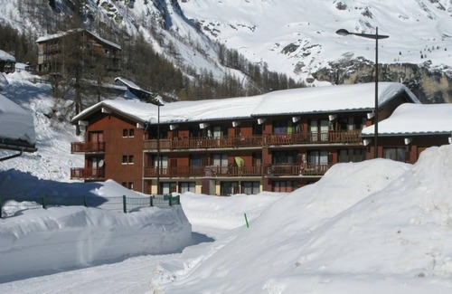 Les Boisses Apartment | Ground floor, balcony, tv, ski locker, 24m², Tignes
