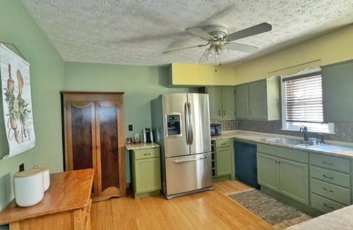 Germantown Apartment | Ground Level Floor Unit