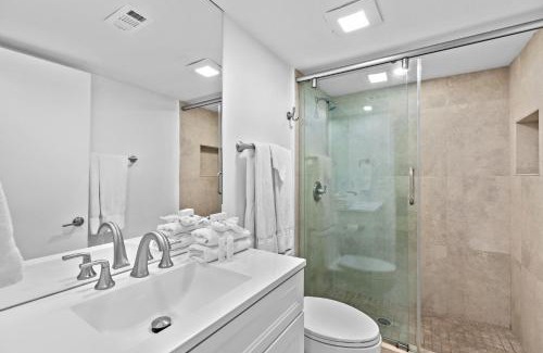 South Padre Island House | Ground Level Pet-Friendly Condo Seconds from Beach