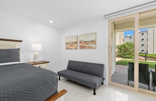 South Padre Island House | Ground Level Pet-Friendly Condo Seconds from Beach