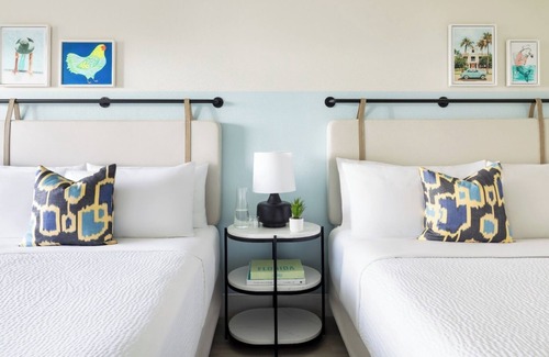 New Town Hotel | Group Getaway in 3 Ocean-View Rooms | Blue Flamingo Resort Key West with Pools