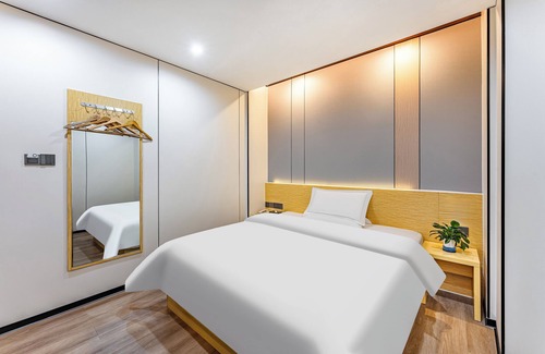 Panyu Hotel | Guangzhou Kaiyue Hotel Luoxi Subway Station Branch - Free Deliver Service to Canton Fair Complex During Canton Fair Period