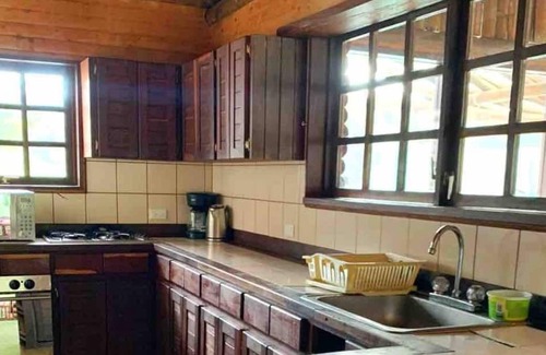 Guatape Cottage | Guatape Cabaña with lake exit and stone view