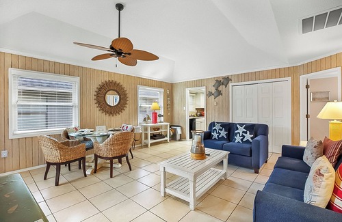 Myrtle Beach Cottage | Guest Cottage 77-G: 2 BR, 2.5 BA Cottage in Myrtle Beach, Sleeps 7