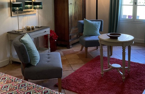 Saint-Philippe-dAiguille Cottage | Guest house near Saint Emilion