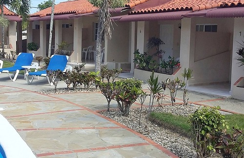 Playa Chiquita Apartment | Guest-friendly hotel room, pool/TV/billiard/AC, free breakfast/shuttle bus!