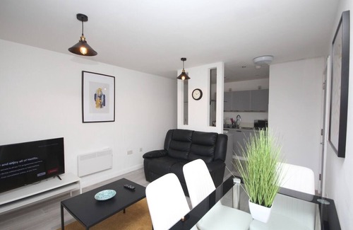 Theatreland Birmingham Apartment | Guest Homes | Southside Apartment