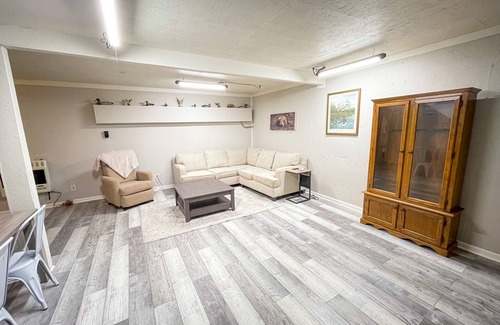 Union City House | Guest house and spacious shop located between Discovery Park and Reelfoot Lake