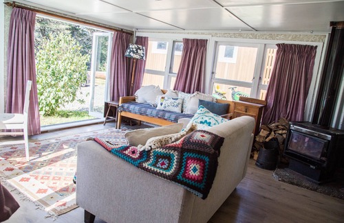 Karangahake Cabin | Guest house in Karangahake