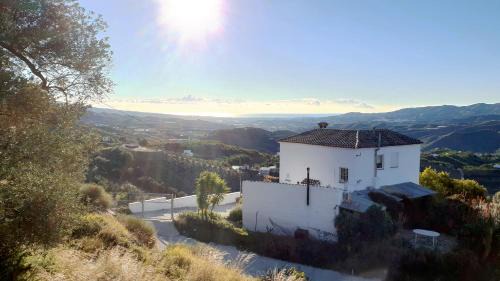 Benamargosa Ski Chalet | Guest house in the countryside