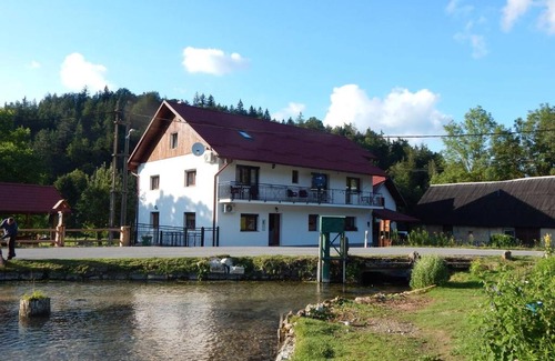 Municipality of Plitvicka Jezera House | Guest House Končar
