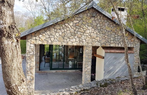 Trn House | Guest house Pezer