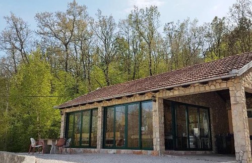 Trn House | Guest house Pezer