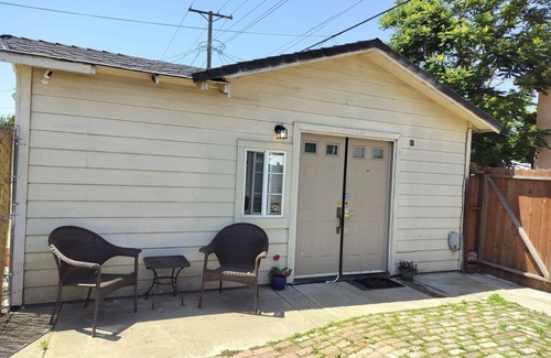 Lodi Apartment | Guest house studio close to downtown.