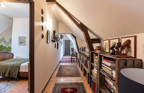 Clere-les-Pins Bed & Breakfast | Guest Room 'La Mansarde' with Shared Garden and Wi-Fi