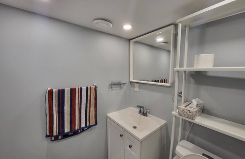 Churchill Meadows Apartment | Guest Suite Apartment with Parking