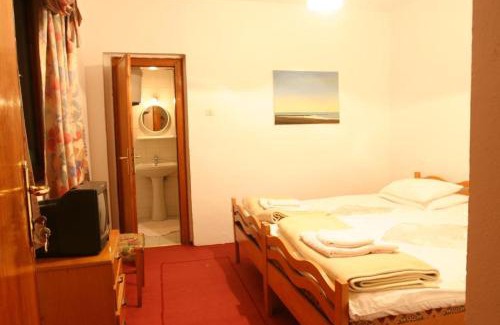 Tirana House | Guesthouse Pension Andrea