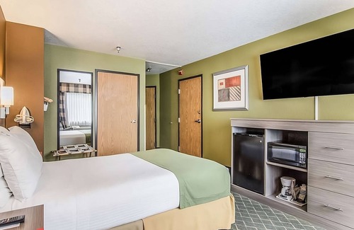 Poulsbo Hotel | GuestHouse Poulsbo Vacation! With FREE Parking and Breakfast, Pets are Welcome!