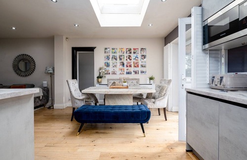 Preston Apartment | GuestReady - Family house retreat in Wembley