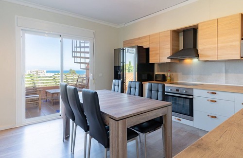 Torremolinos Ski Chalet | GuestReady - Poolside Paradise in the suburbs