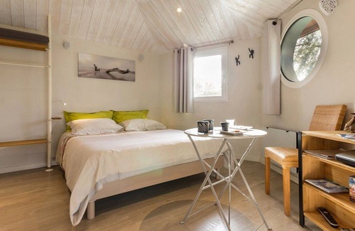 Port-Saint-Pere Bed & Breakfast | Guestroom Port-Saint-Père, studio flat, 2 persons