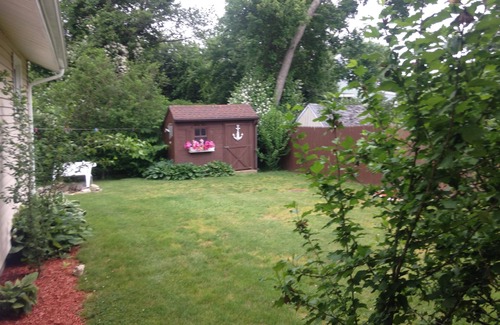 Eastward Look House | Guests will enjoy this 5 room private deck ranch house fully air-conditioned.