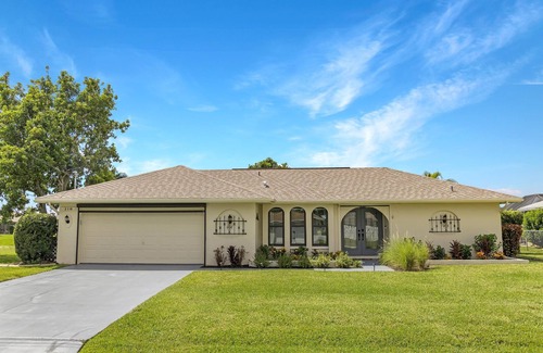 Caloosahatchee Villa | Gulf Access with heated pool! 3 beds/2 baths! Paradise!